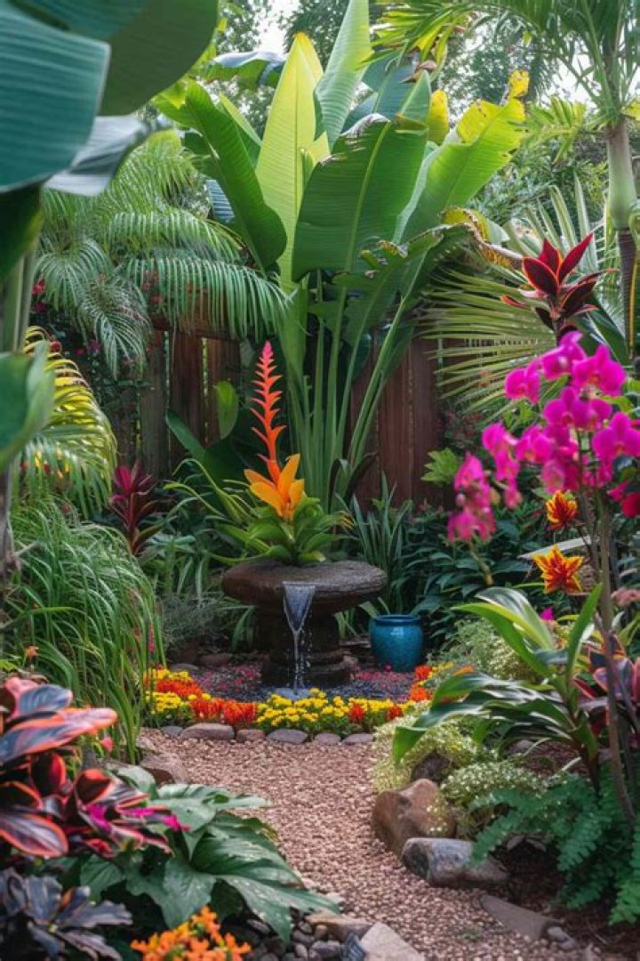 Breathtaking Palm Flowers Images: Capture The Essence Of Tropical Beauty