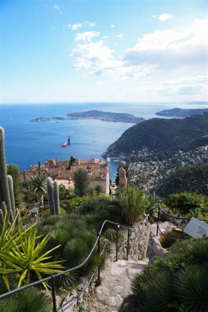 Discover The Enchanting Hilltop Village Of Bdoin, France