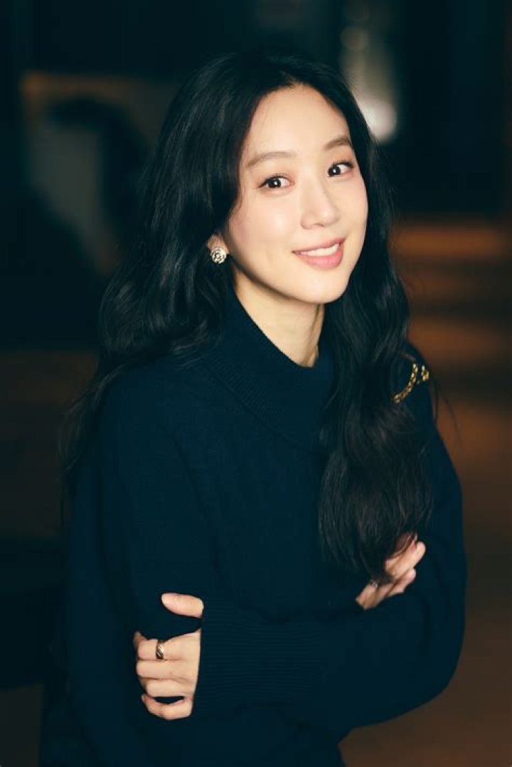 Jung Ryeo-won Relationship History: A Comprehensive Guide