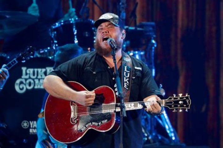 Luke Combs' Electrifying Performance: "Where The Wild Things" Soars