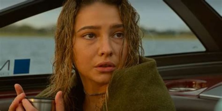 Madelyn Cline's Tina In "Stranger Things": A Captivating Performance