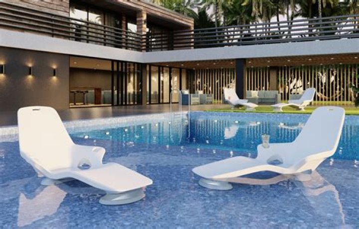 Top-Notch Poolside Desk For Luxurious Outdoor Work And Relaxation